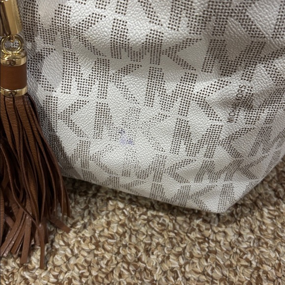 Michael Kors large drawstring bucket shoulder bag - Picture 9 of 13